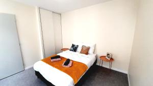 Appartements Ecueille centre -bel appart neuf 2 chambres : photos des chambres