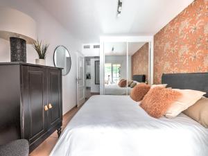 Beachfront apartment with sea view at Burriana beach, Nerja