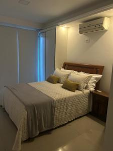 LINDA CASA EM CONDOMINIO de LUXO PERTO DA PRAINHA