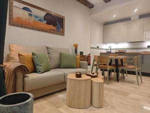 Le Charme Little Apartments