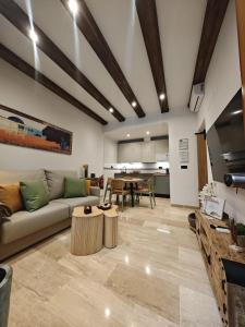 Le Charme Little Apartments