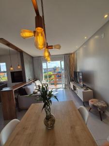 Casa no segundo andar na Praia da Cal com ar e sacada