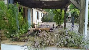 Les Hydrangeas - classé 3 étoiles meuble de tourisme - Savignac-Lédrier