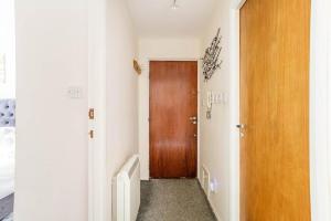 Stylish 2-Bed Apartment w Kitchen UltraFast WiFi