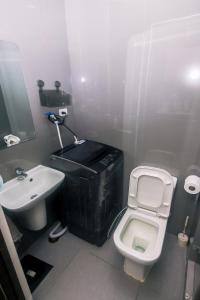 Air residence Snuggle in Style 1 BR condo Makati swim gym park surf 300 Mb