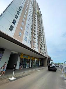 Apt Tokyo Riverside PIK2 Tower Akhibara with Seaviews & Netflix by Damaresa