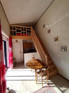 Studio avec terrasse au calme