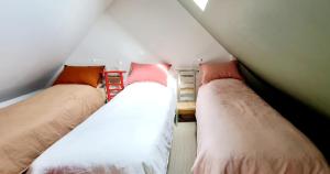 B&B / Chambres d'hotes Chambres d-hotes Maison Sainte-Suzanne : photos des chambres