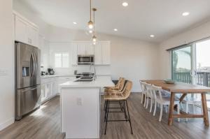 Outsite San Diego - Encinitas Avocado