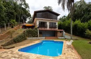 Casa com piscina, churrasqueira, Wi-Fi e garagem - Franco da Rocha