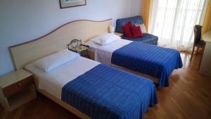 Villa Maras with yard, 400 m to the beach
