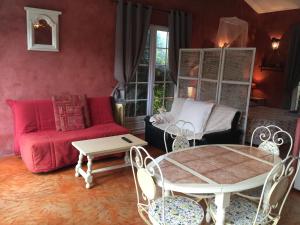 Maisons de vacances Gites Climatises Piscine Chauffee La Balancelle : photos des chambres