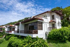 Breeze and Sunset at Playa Hermosa