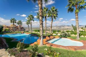 Appartement avec 2 piscines