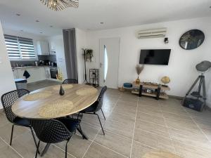 Maisons de vacances Gite De La Fontaine Avec Jaccuzi : photos des chambres