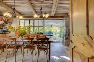 Villas Mas Des Cigales et Roulotte Lambesc : photos des chambres