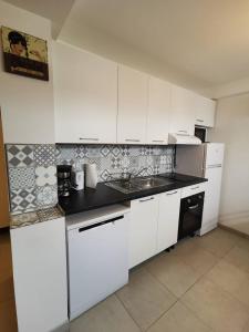 AS21673 - Studio en rez de chaussée face au Canal