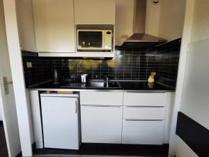 AS21549 - Studio lumineux vue mer avec piscine et parking commun