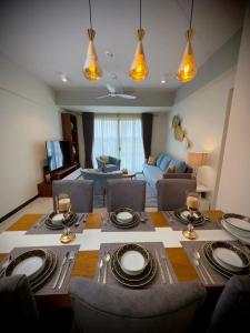 Shalom 808 Monarch Regency