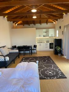 Pool Guesthouse