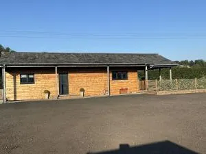 Carluke, Central Scotland-Charming 1 Bed Cabin - Forth