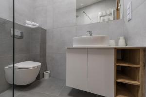 Apartament pod Żurawiem Chmielna 110 by Alqueen Apartments