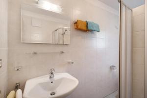 Superior One-Bedroom Apartment with Balcony