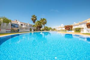 Villa Baya - Great family complex with communal pool