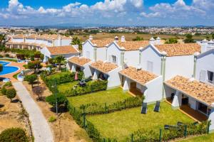 Villa Baya - Great family complex with communal pool