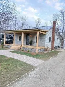 Trout Creek Cottage - Bristol