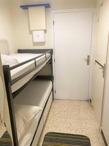 AS21515 - Studio cabine avec joli jardin et parking privé