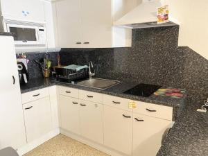 AS21515 - Studio cabine avec joli jardin et parking privé