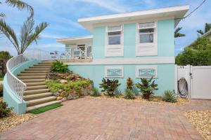 Marilyns Beach House by Sun Palace Vacations