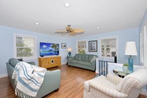 Marilyns Beach House by Sun Palace Vacations