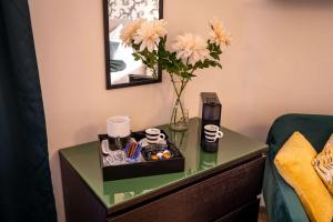 The Black & Green Retreat