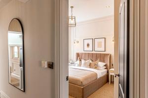 Astounding 4BR Haven with garden Queens Park Tube