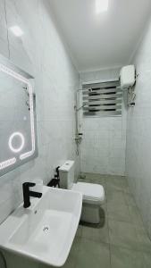 Lastborn Home I Sinza