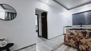 Lastborn Home I Sinza