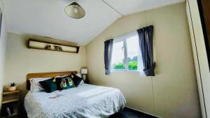 SAFFRON FIESTA - A lovely caravan that truly has itin Newquay