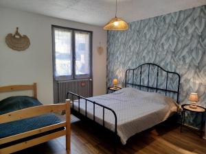 Coquelicot, Entre Volcans d Auvergne et Sancy, Orcival.