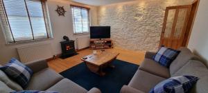 Beautiful 3 bedroom house short walk from the beach