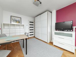 Chmielna Street 35 in the city center