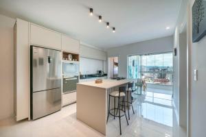 Confortável e Novo Próx. Praia - Porto Belo PX5674