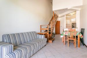 Sobrado Aconchegante Apenas 120m da praia! - EDE