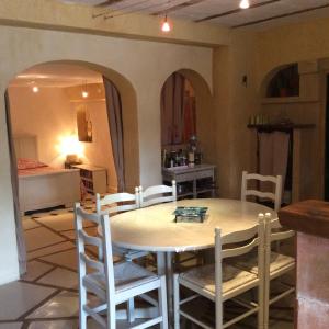 Maisons de vacances Gites Climatises Piscine Chauffee La Balancelle : photos des chambres