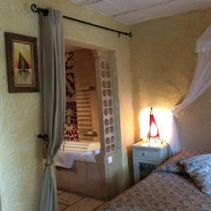 Maisons de vacances Gites Climatises Piscine Chauffee La Balancelle : photos des chambres