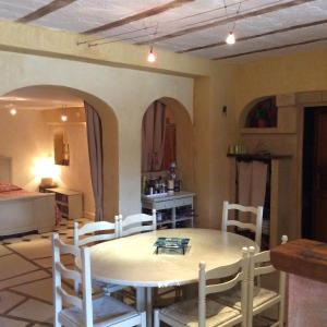 Maisons de vacances Gites Climatises Piscine Chauffee La Balancelle : photos des chambres