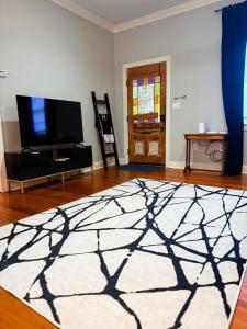 Beautiful Home in Historic Savannah 3Bed 3Bath