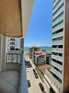 Apto vista mar em Meia Praia