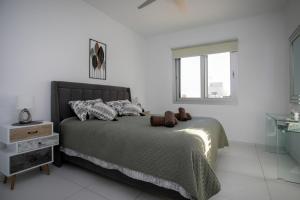 EDEN-Perfect Location, Sea View, Stylish Apartment